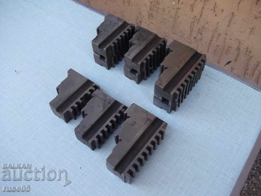 Lot of 9 pcs. universal jaws - 6 Lot of 9 pcs. universal jaws - 6