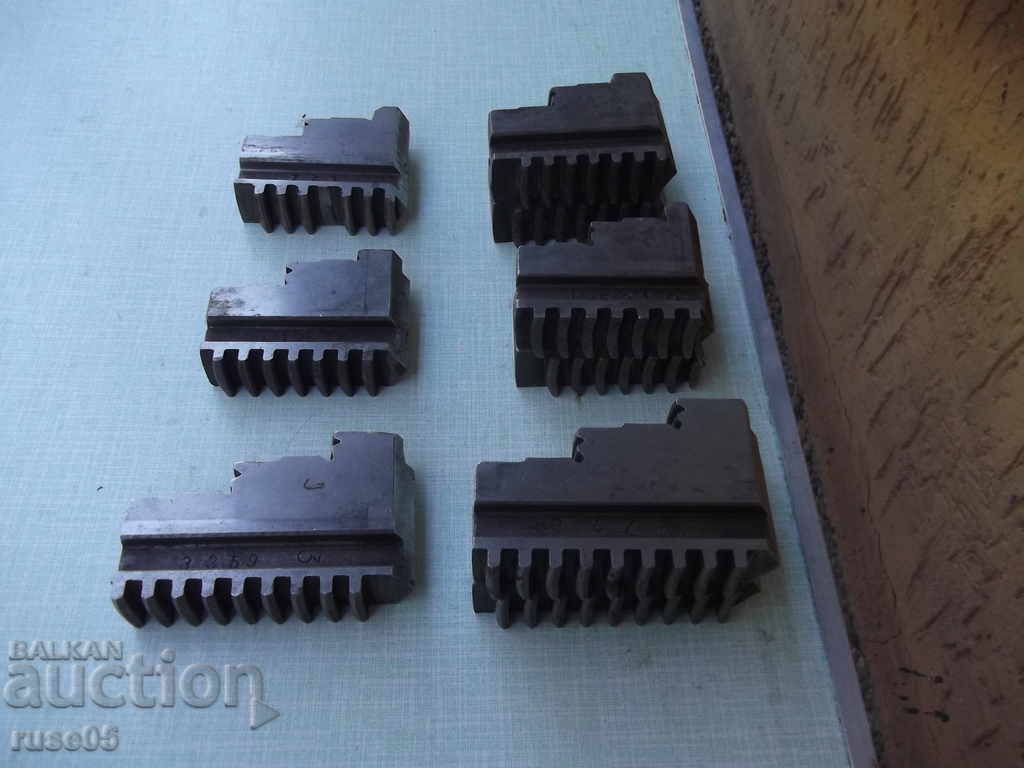 Lot of 9 pcs. universal jaws - 7 Lot of 9 pcs. universal jaws - 7