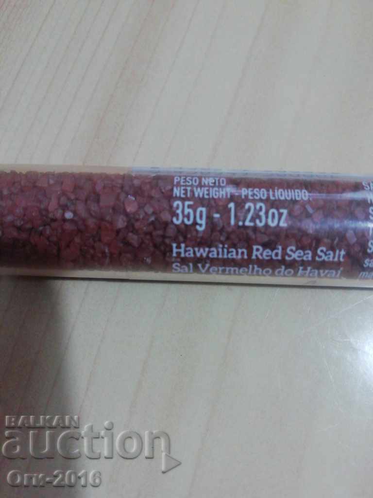 Delivery of Hawaiian tube with red salt Delivery of Hawaiian tube with red salt