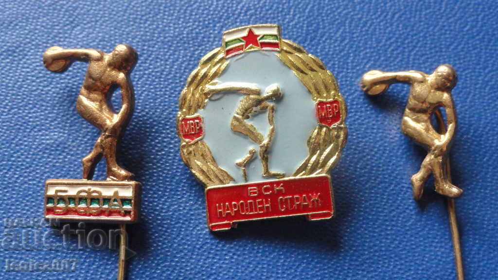 Badges (3 pieces) R Badges (3 pieces) R