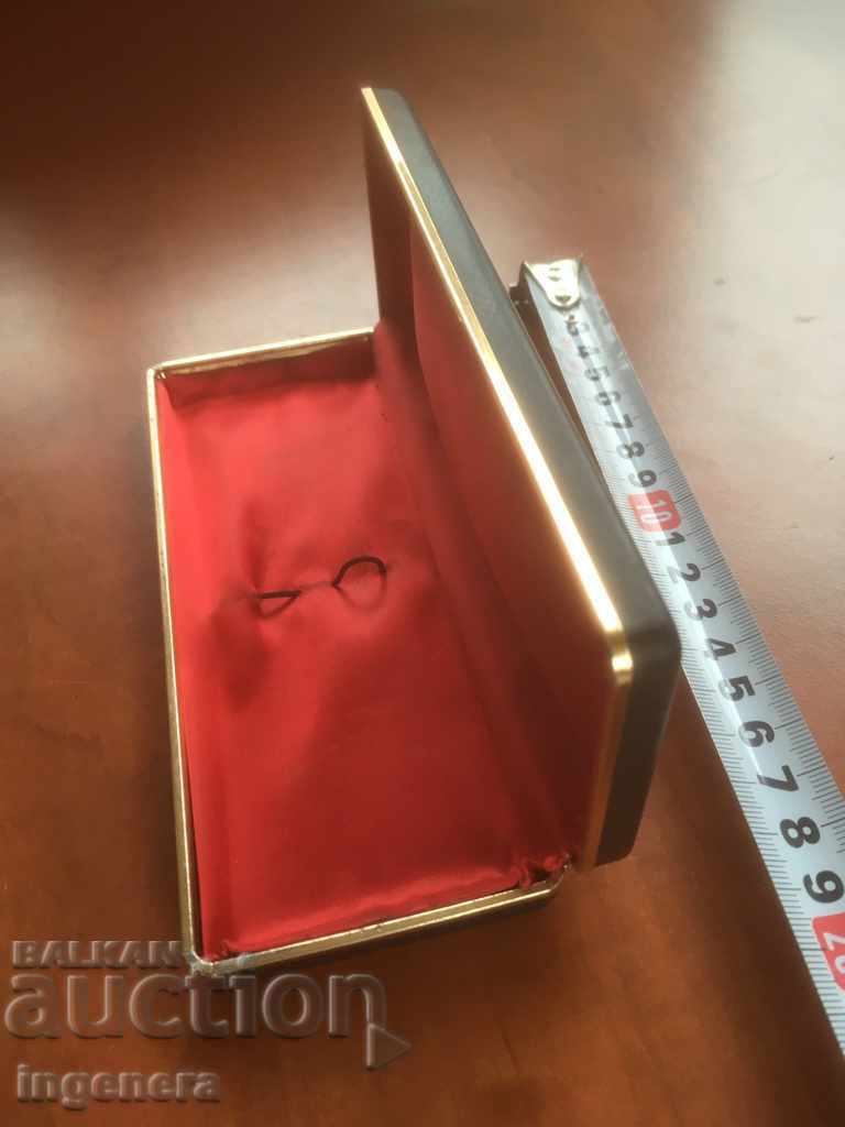 CUTIE LUX PENTRU STILOU/PIX CU DOUĂ COMPARTIMENTE cu preț € 4.20 | 8.21 BGN