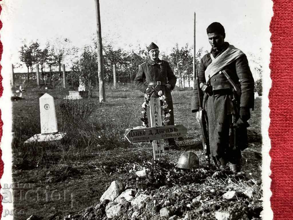 Delivery of Bulgarian military grave Kochani 1944 33rd regiment brother of the grave Delivery of Bulgarian military grave Kochani 1944 33rd regiment brother of the grave