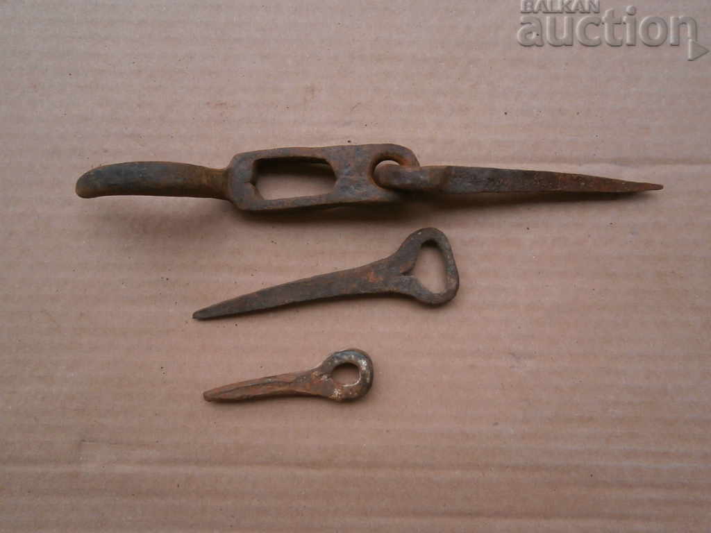 OLD FORGED MANDALE LOCKING MECHANISM with price 41.00 BGN | € 20.96 OLD FORGED MANDALE LOCKING MECHANISM with price 41.00 BGN | € 20.96