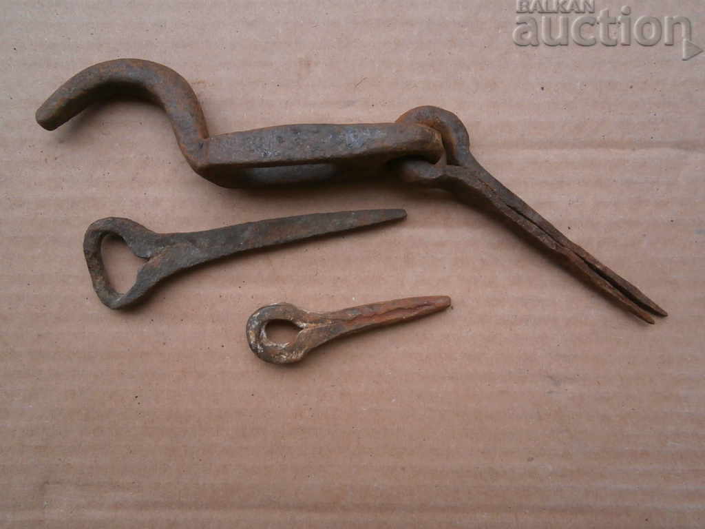 Auction OLD FORGED MANDALE LOCKING MECHANISM Auction OLD FORGED MANDALE LOCKING MECHANISM