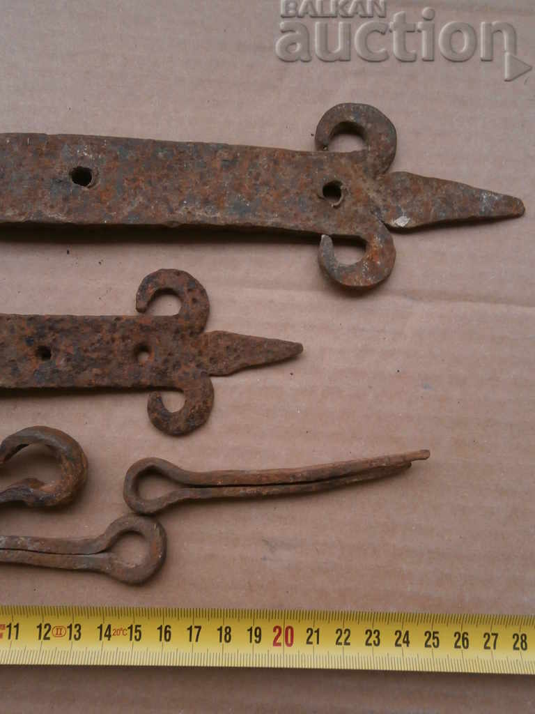Auction OLD FORGED HINGES LOCKING MECHANISM Auction OLD FORGED HINGES LOCKING MECHANISM