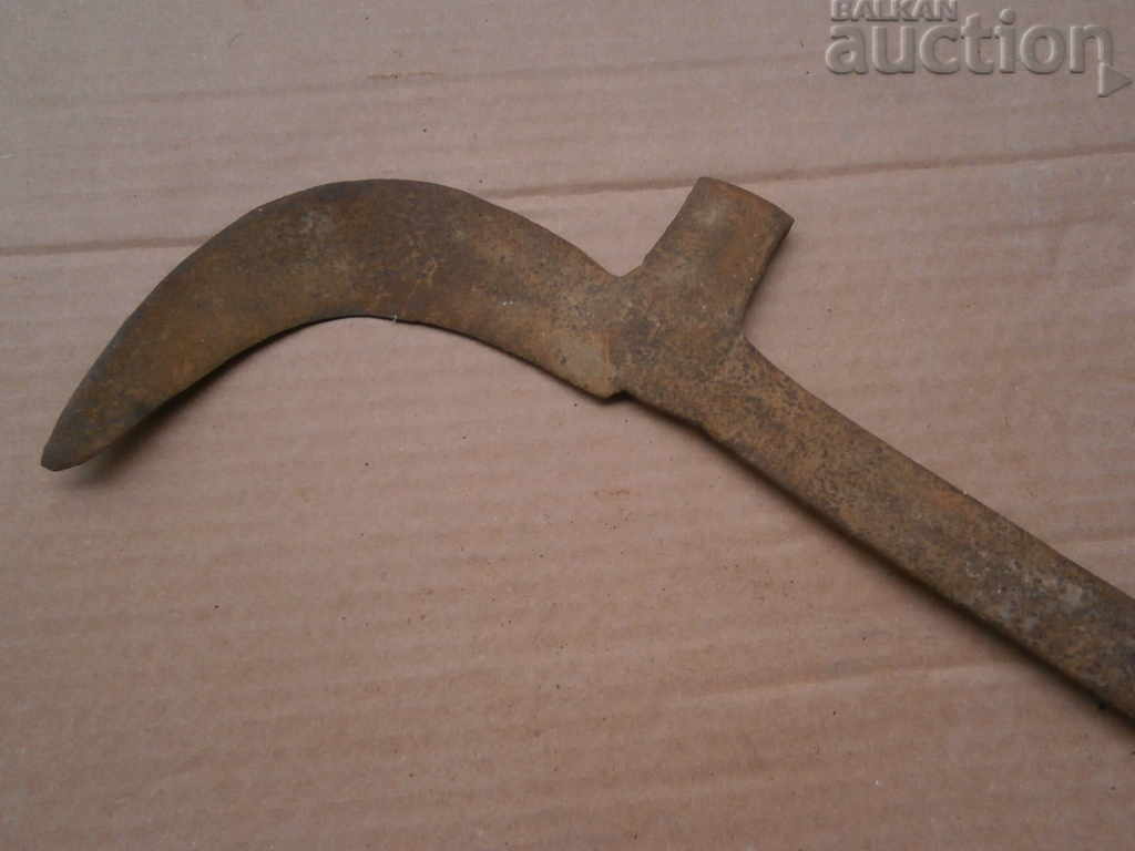 old handmade hammer with price 31.00 BGN | € 15.85 old handmade hammer with price 31.00 BGN | € 15.85