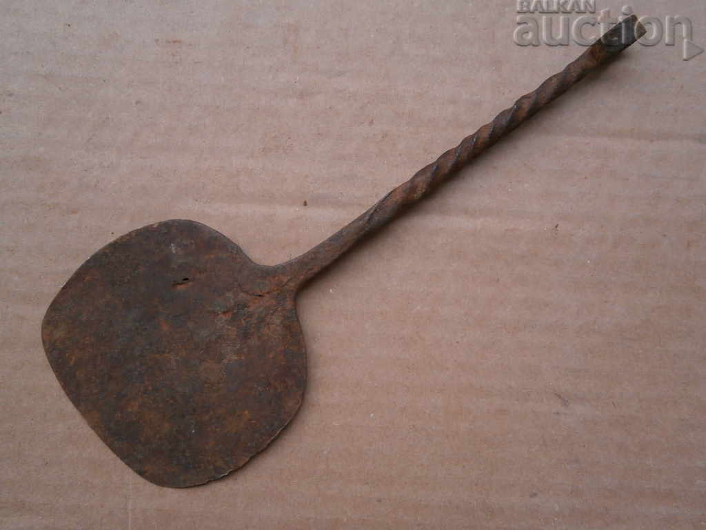 Auction old manual forged coat of arms Auction old manual forged coat of arms