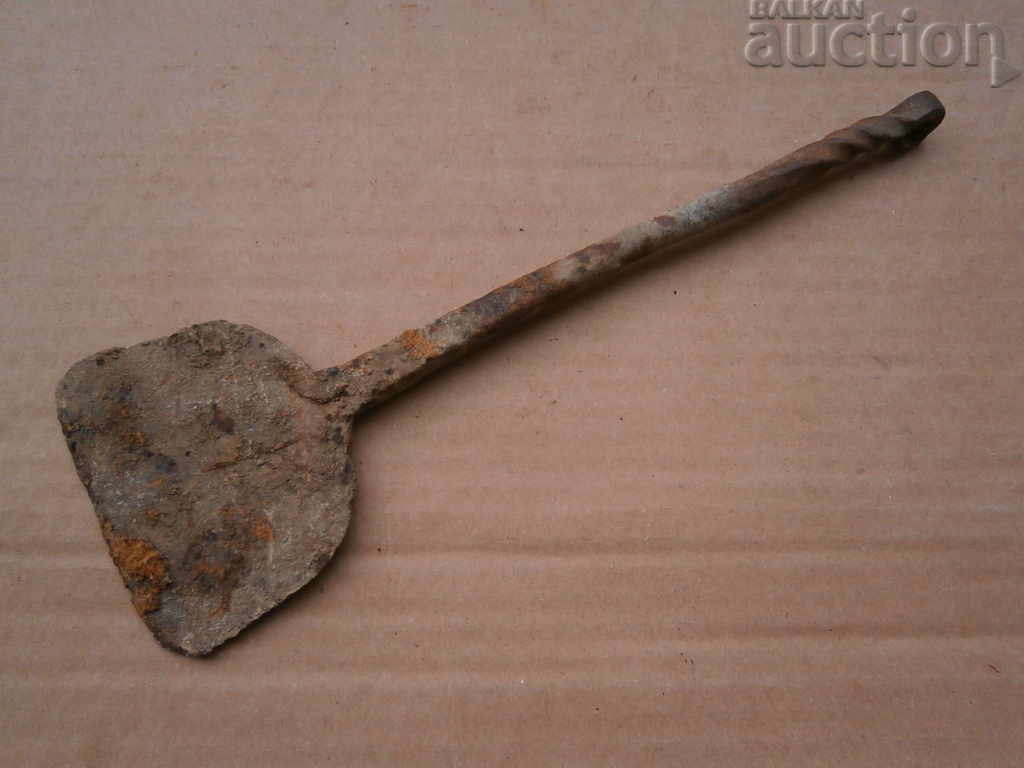 Auction old manual forged coat of arms Auction old manual forged coat of arms