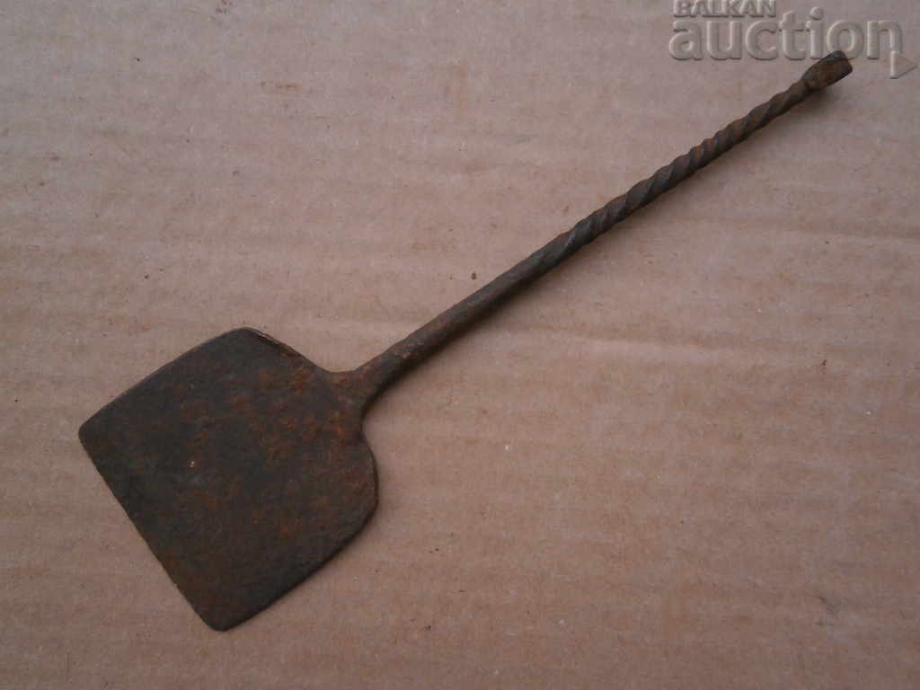 Auction old manual forged coat of arms Auction old manual forged coat of arms