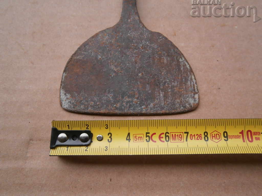 old manual forged coat of arms with price 25.00 BGN | € 12.78 old manual forged coat of arms with price 25.00 BGN | € 12.78