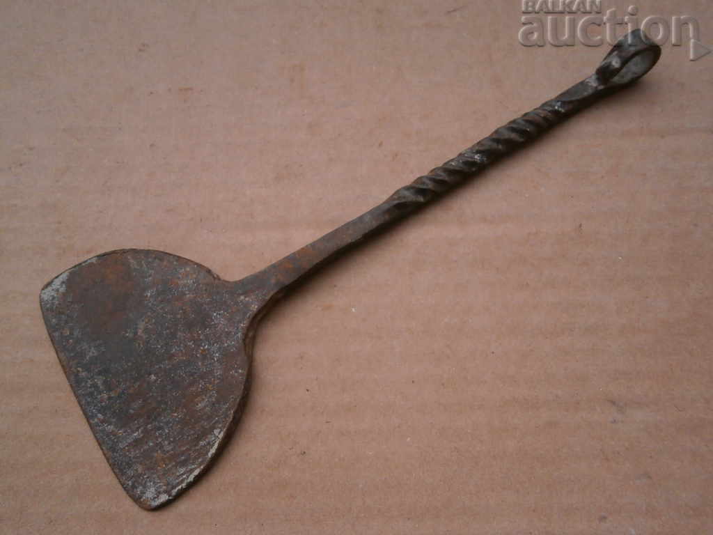 Auction old manual forged coat of arms Auction old manual forged coat of arms