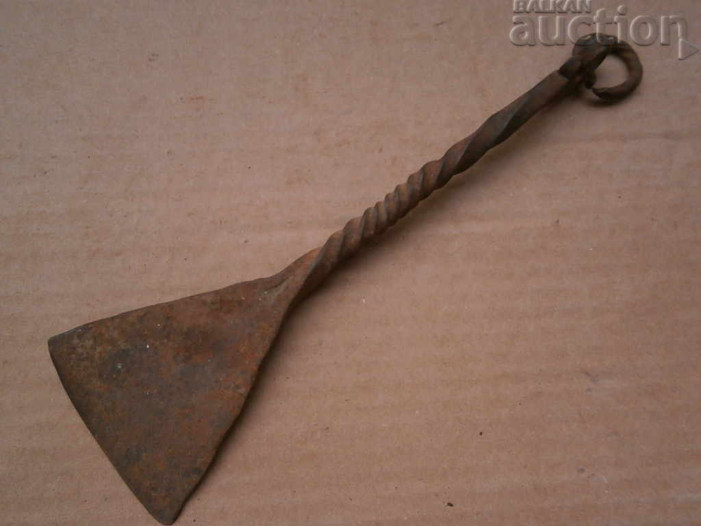 old manual forged coat of arms with price 31.00 BGN | € 15.85