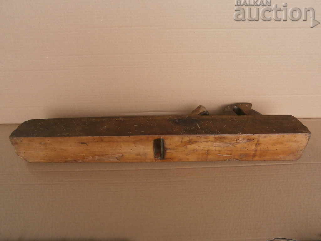 Delivery of an old primitive large carpentry planer Delivery of an old primitive large carpentry planer