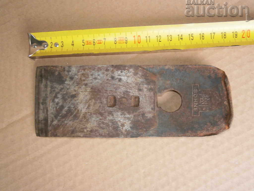 an old primitive large carpentry planer - 5 an old primitive large carpentry planer - 5