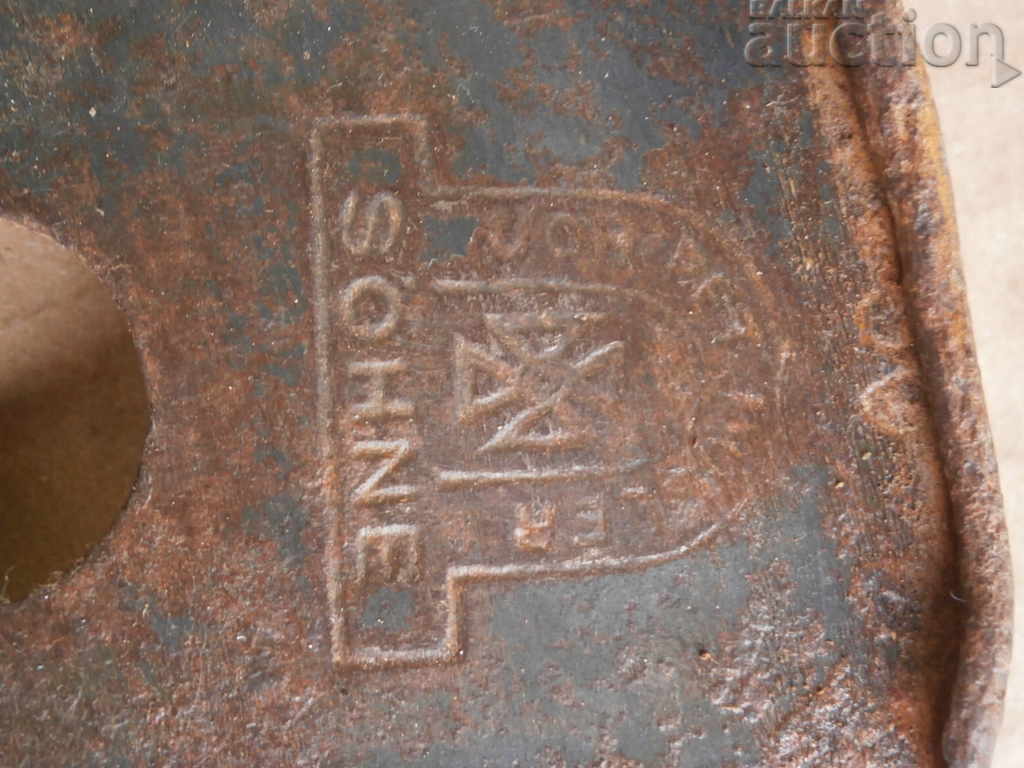 an old primitive large carpentry planer - 6 an old primitive large carpentry planer - 6