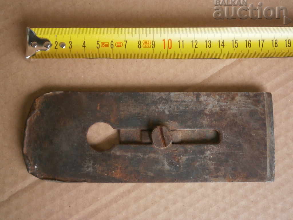 an old primitive large carpentry planer - 7 an old primitive large carpentry planer - 7