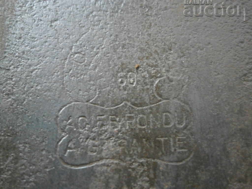 an old primitive large carpentry planer - 5 an old primitive large carpentry planer - 5