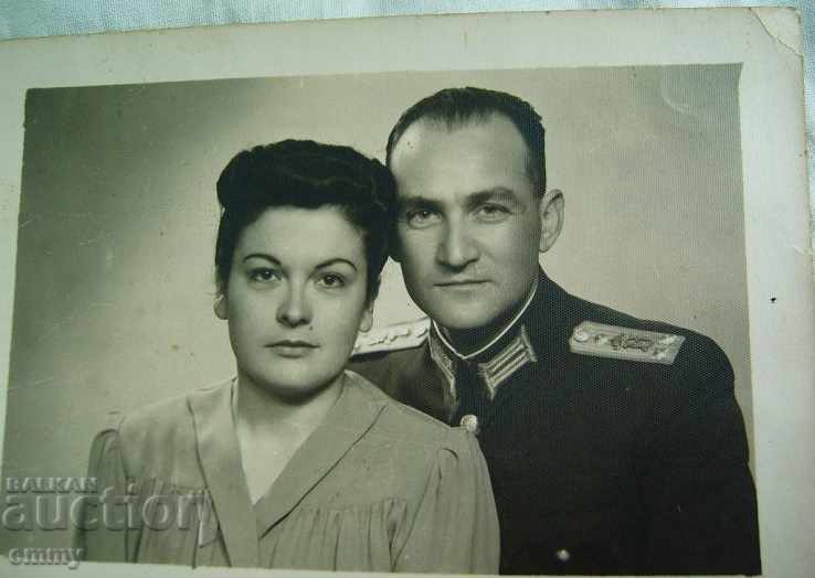 Стара семейна снимка войник военен офицер униформа
