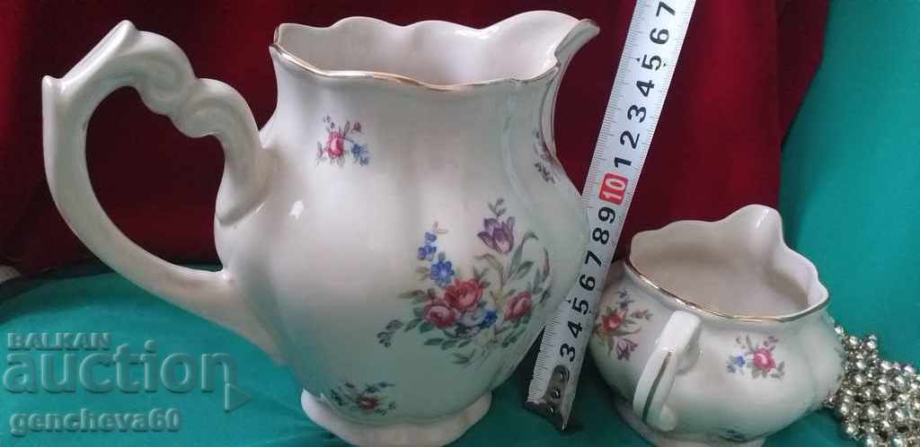 Rare ulcioare de portelan cu motive florale POLONIA cu preț 50.00 BGN | € 25.56 Rare ulcioare de portelan cu motive florale POLONIA cu preț 50.00 BGN | € 25.56