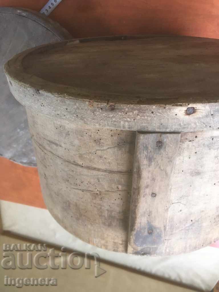 WOODEN ANTIQUE WOODEN CUPBOARD HIDDEN WITH LID with price 48.00 BGN | € 24.54 WOODEN ANTIQUE WOODEN CUPBOARD HIDDEN WITH LID with price 48.00 BGN | € 24.54