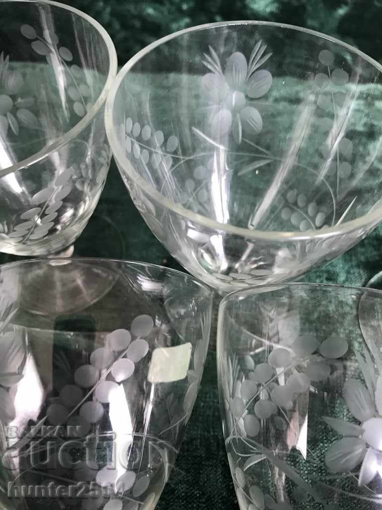 Cups - engraved thin glass, 9.0 cm - 5 pcs. with price 39.95 BGN | € 20.43 Cups - engraved thin glass, 9.0 cm - 5 pcs. with price 39.95 BGN | € 20.43