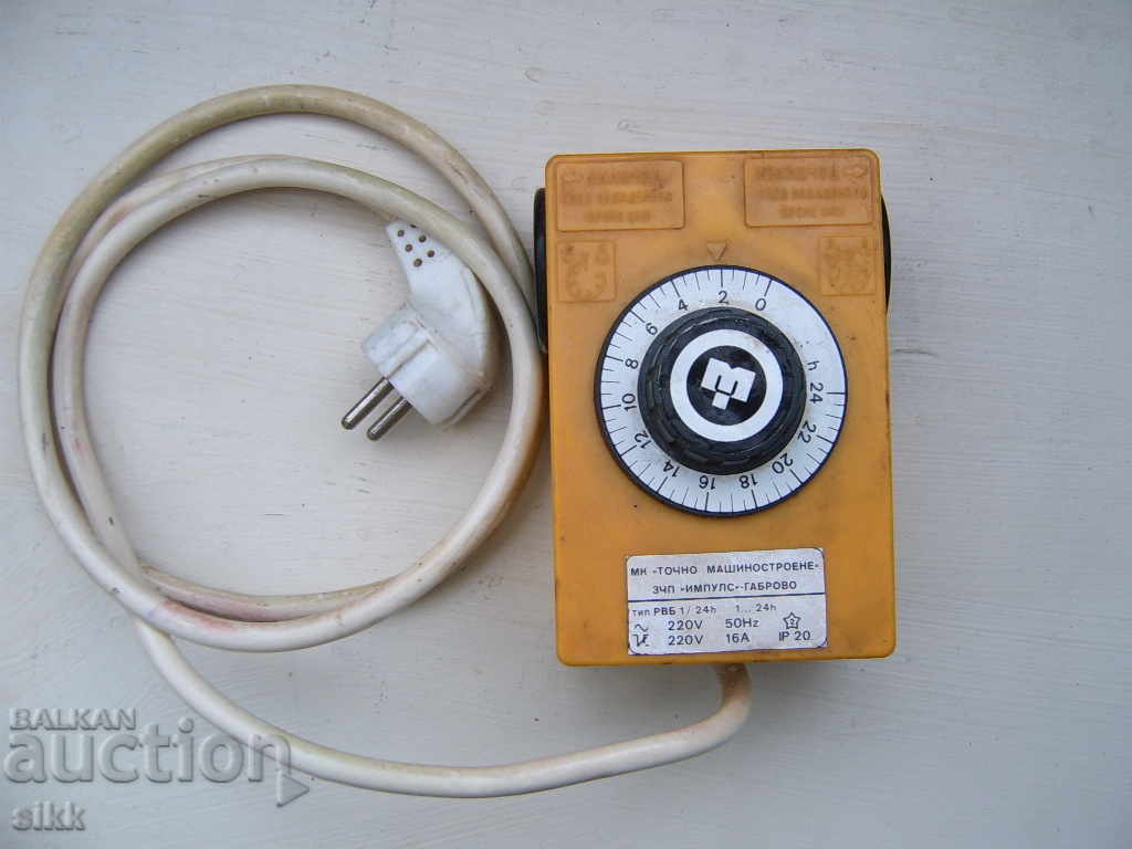 Time relay Time relay