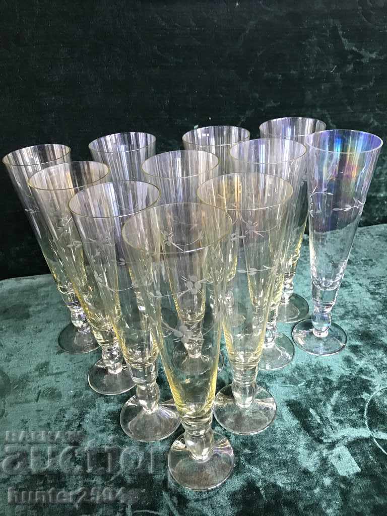 Old engraved glass bowls, 26cm, 11 pieces Old engraved glass bowls, 26cm, 11 pieces