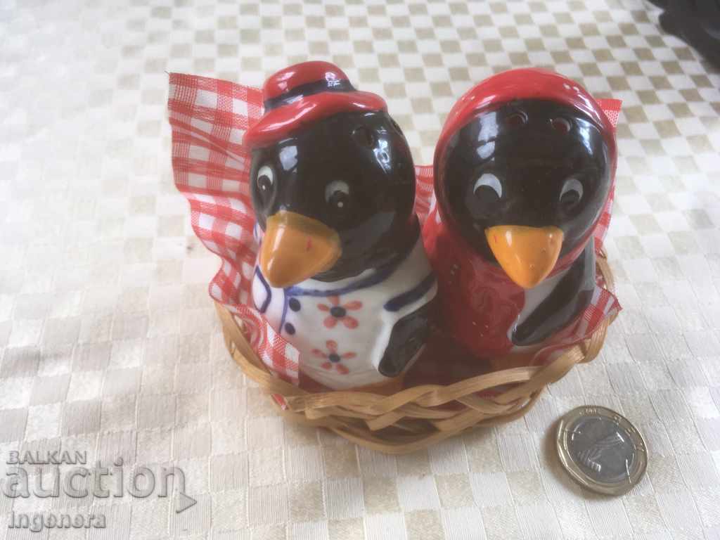 PORCELAIN SALT PIPERNICA IN A BASKET with price 9.00 BGN | € 4.60