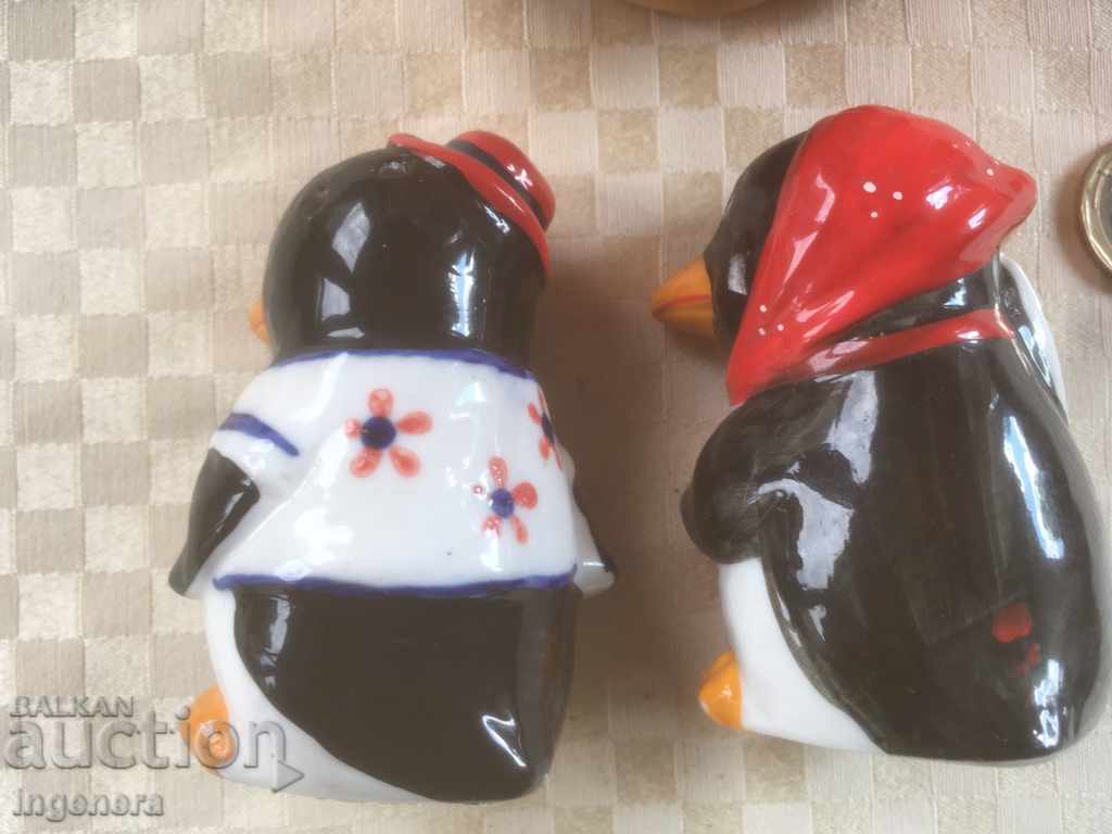 Delivery of PORCELAIN SALT PIPERNICA IN A BASKET