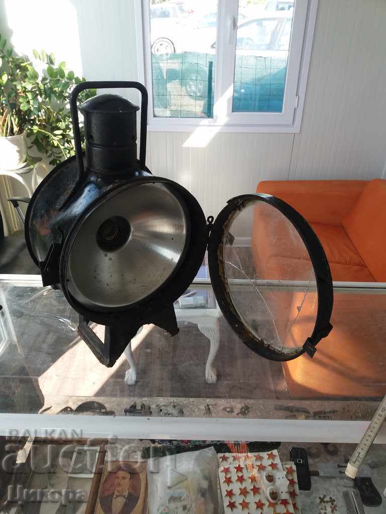 Delivery of HUGE OLD LAMP HEADLAMP SPOTLIGHT LAMP Delivery of HUGE OLD LAMP HEADLAMP SPOTLIGHT LAMP