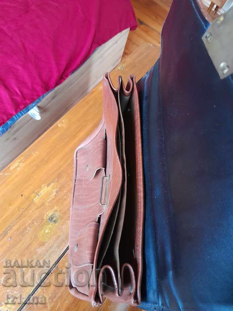 Geanta veche din piele - 7