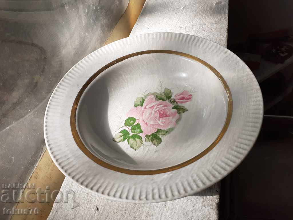 Δημοπρασία Πιάτο πορσελάνης με σήμανση πορσελάνης με ροζ και χρυσή μπορντούρα Δημοπρασία Πιάτο πορσελάνης με σήμανση πορσελάνης με ροζ και χρυσή μπορντούρα