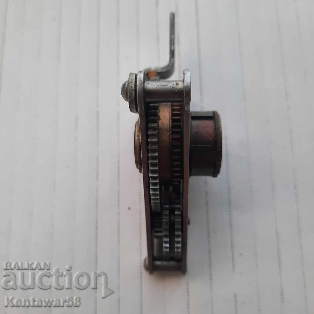 Cutie de viteze cu preț 3.00 BGN | € 1.53 Cutie de viteze cu preț 3.00 BGN | € 1.53