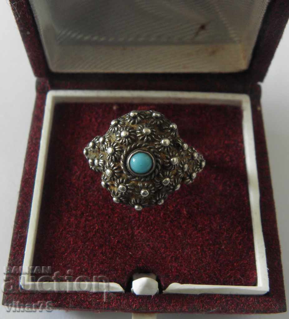 OLD WOMEN'S SILVER RING