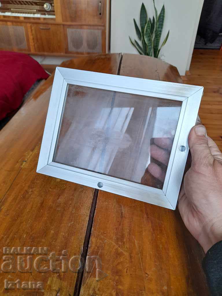 Δημοπρασία Παλαιό αλουμινένιο πλαίσιο για φωτογραφία Δημοπρασία Παλαιό αλουμινένιο πλαίσιο για φωτογραφία