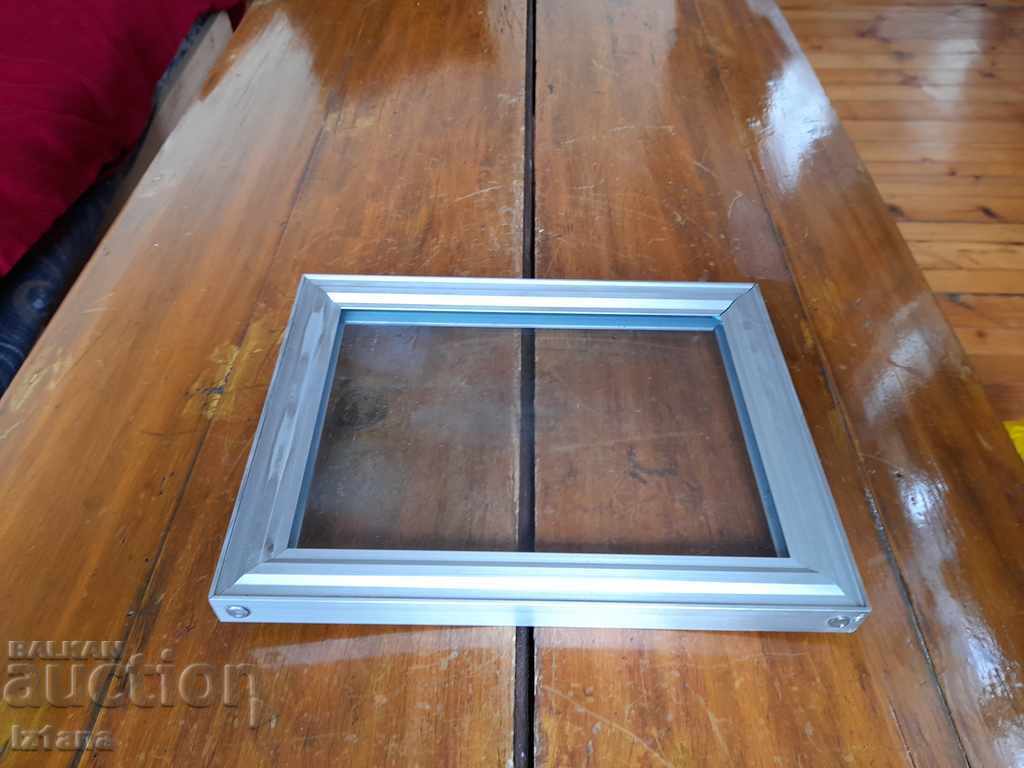 Παλαιό αλουμινένιο πλαίσιο για φωτογραφία Παλαιό αλουμινένιο πλαίσιο για φωτογραφία