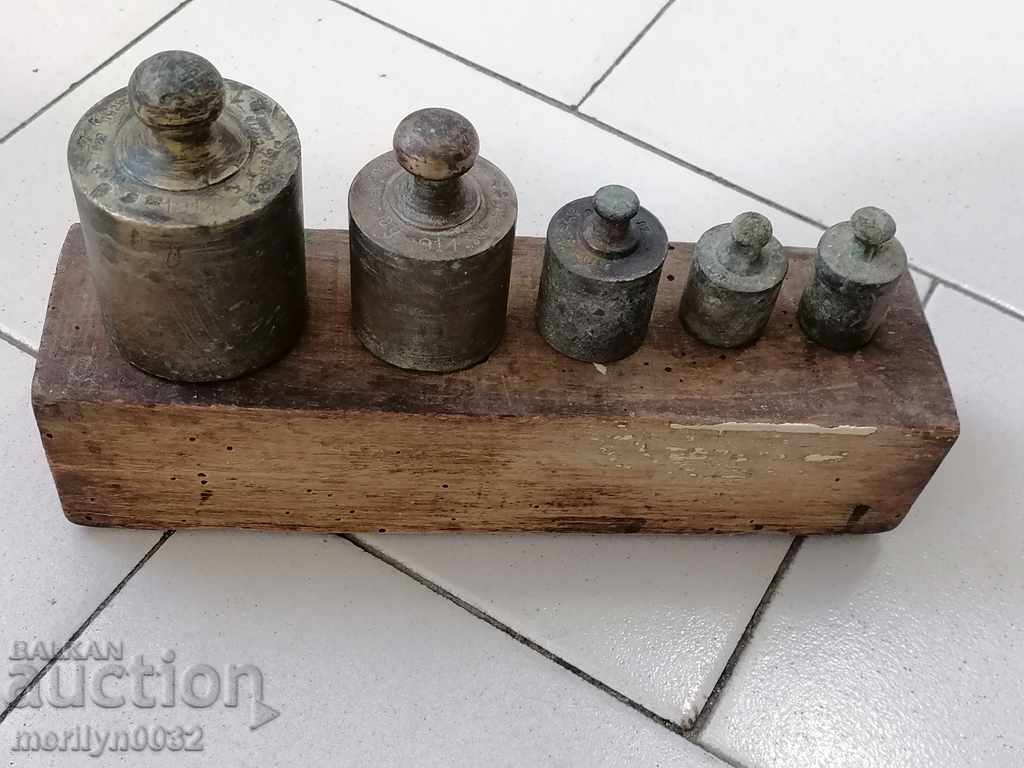 Greutățile lotului pentru cântare cântarele vechi controlează greutatea, exagerarea - 5