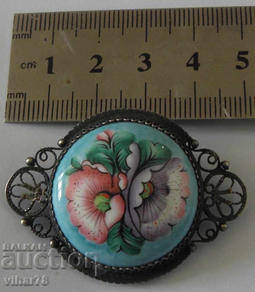 Delivery of Old brooch Delivery of Old brooch