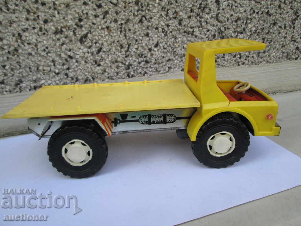 Auction  OLD TRUCK WORLD-USSR