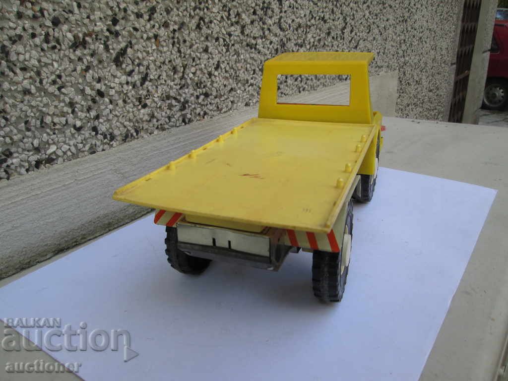 Delivery of OLD TRUCK WORLD-USSR