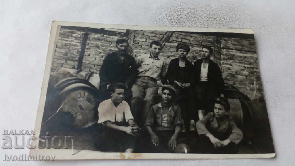 Muncitori foto din fabrica Unicon 1931