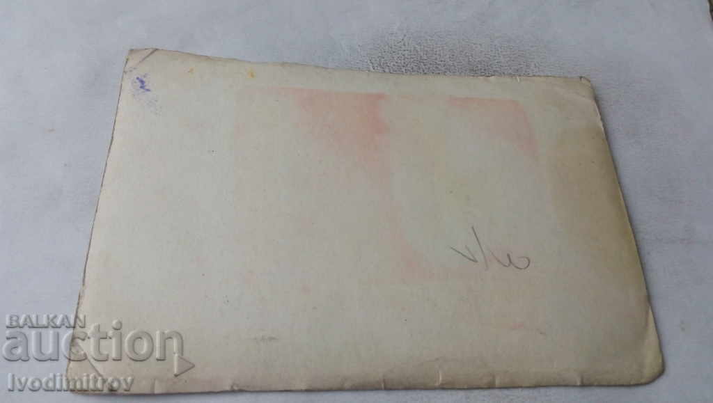 Φωτογραφία άνδρα και νεαρής γυναίκας με τιμή 1.15 BGN | € 0.59 Φωτογραφία άνδρα και νεαρής γυναίκας με τιμή 1.15 BGN | € 0.59