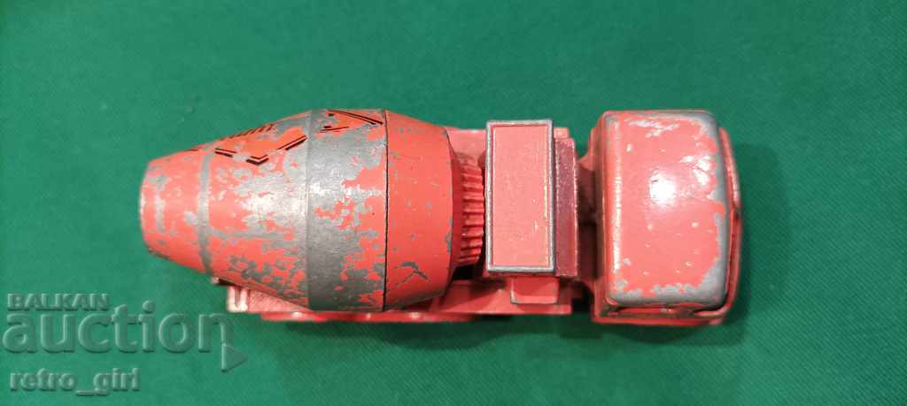 Delivery of Matchbox King size K-13 for sale.