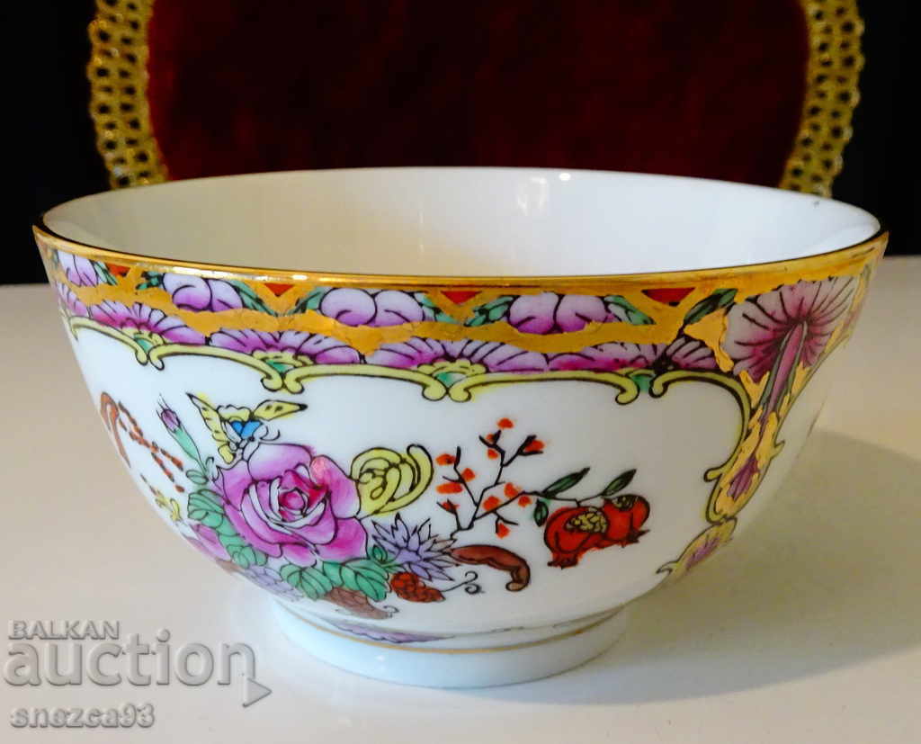 Auction  Candy box, bowl, Chinese Famille Rose porcelain, gold.