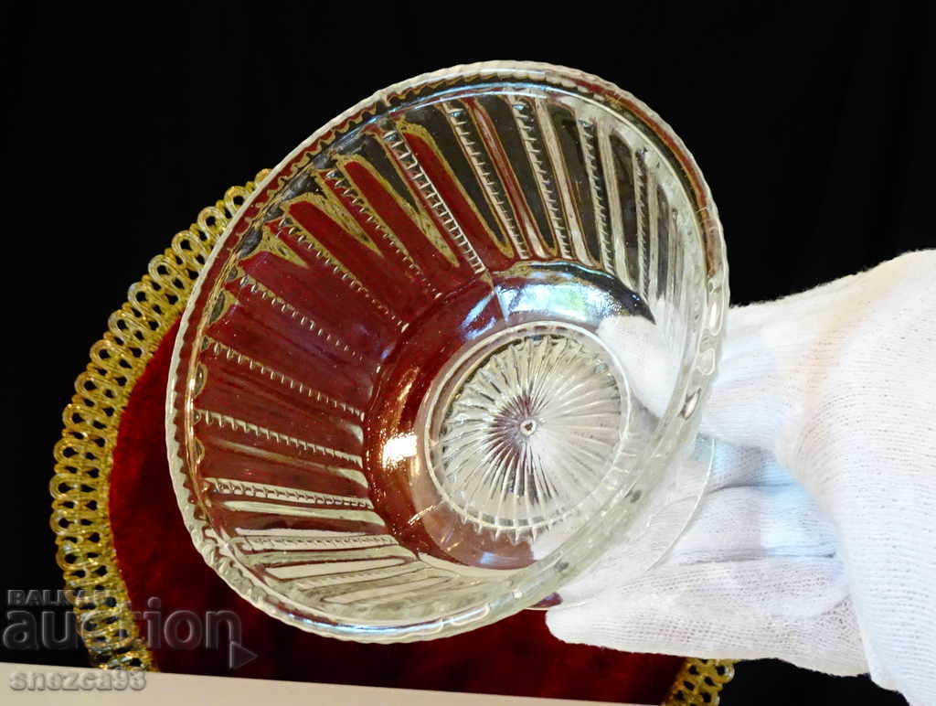 Glass candy dish, nut bowl with price 3.00 BGN | € 1.53 Glass candy dish, nut bowl with price 3.00 BGN | € 1.53