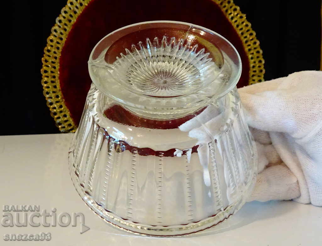 Auction Glass candy dish, nut bowl Auction Glass candy dish, nut bowl