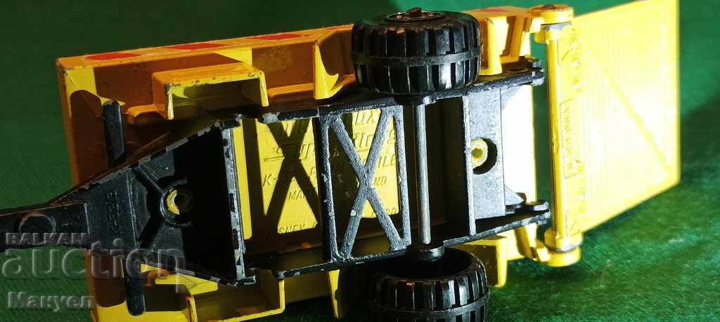 Delivery of Matchbox King Size K-32 Farm Traler for sale.