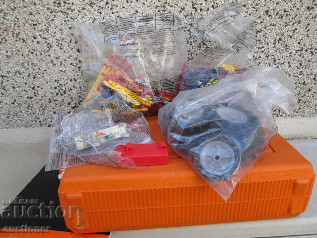 CHILDREN'S BUILDING SYSTEM K'NEX OT 1996 IN PLASTIC SUITCASE with price 100.00 BGN | € 51.13 CHILDREN'S BUILDING SYSTEM K'NEX OT 1996 IN PLASTIC SUITCASE with price 100.00 BGN | € 51.13
