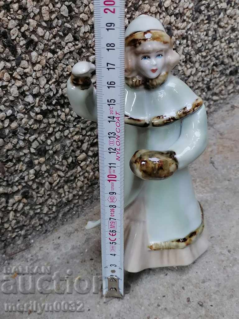 Παράδοση Παλιά πορσελάνινη φιγούρα, πλαστικό, αγαλματίδιο, πορσελάνη Παράδοση Παλιά πορσελάνινη φιγούρα, πλαστικό, αγαλματίδιο, πορσελάνη