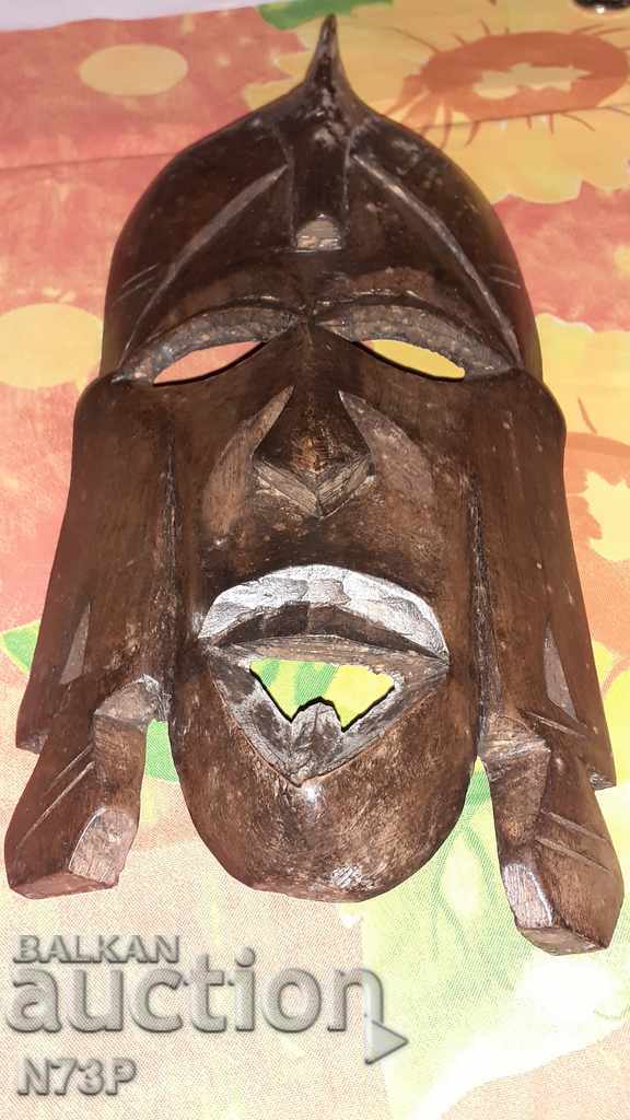 ΠΑΛΙΑ ΜΑΣΚΑ. ΞΥΛΟ. ΧΕΙΡΟΠΟΙΗΤΟ. με τιμή 17.00 BGN | € 8.69